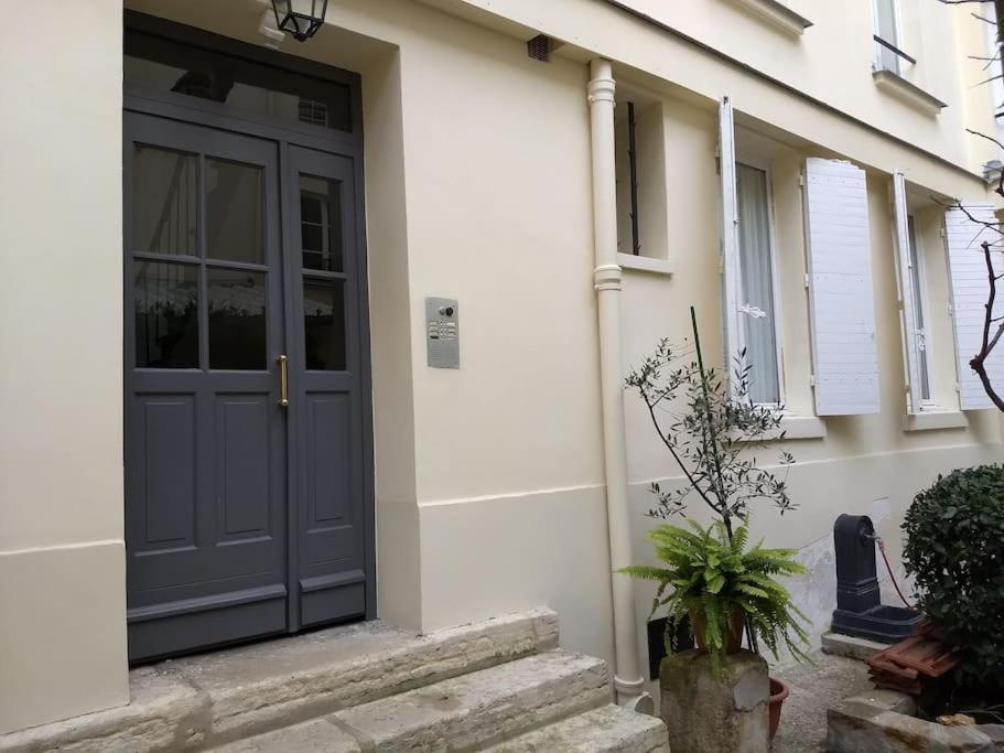 Impeccable & Typical In The Marais * Parijs